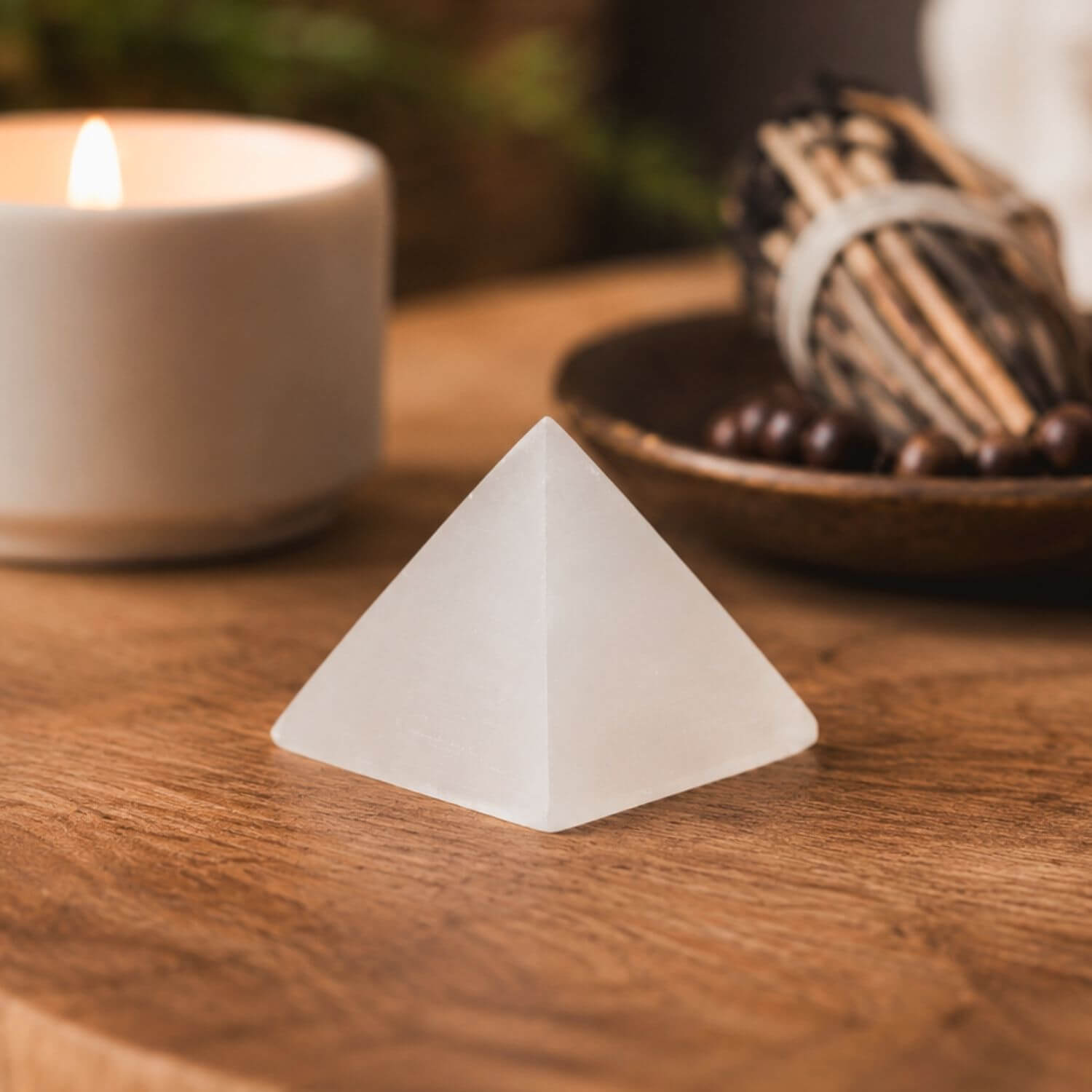 Pyramides « Anti‑stress » en Shungite & Sélénite