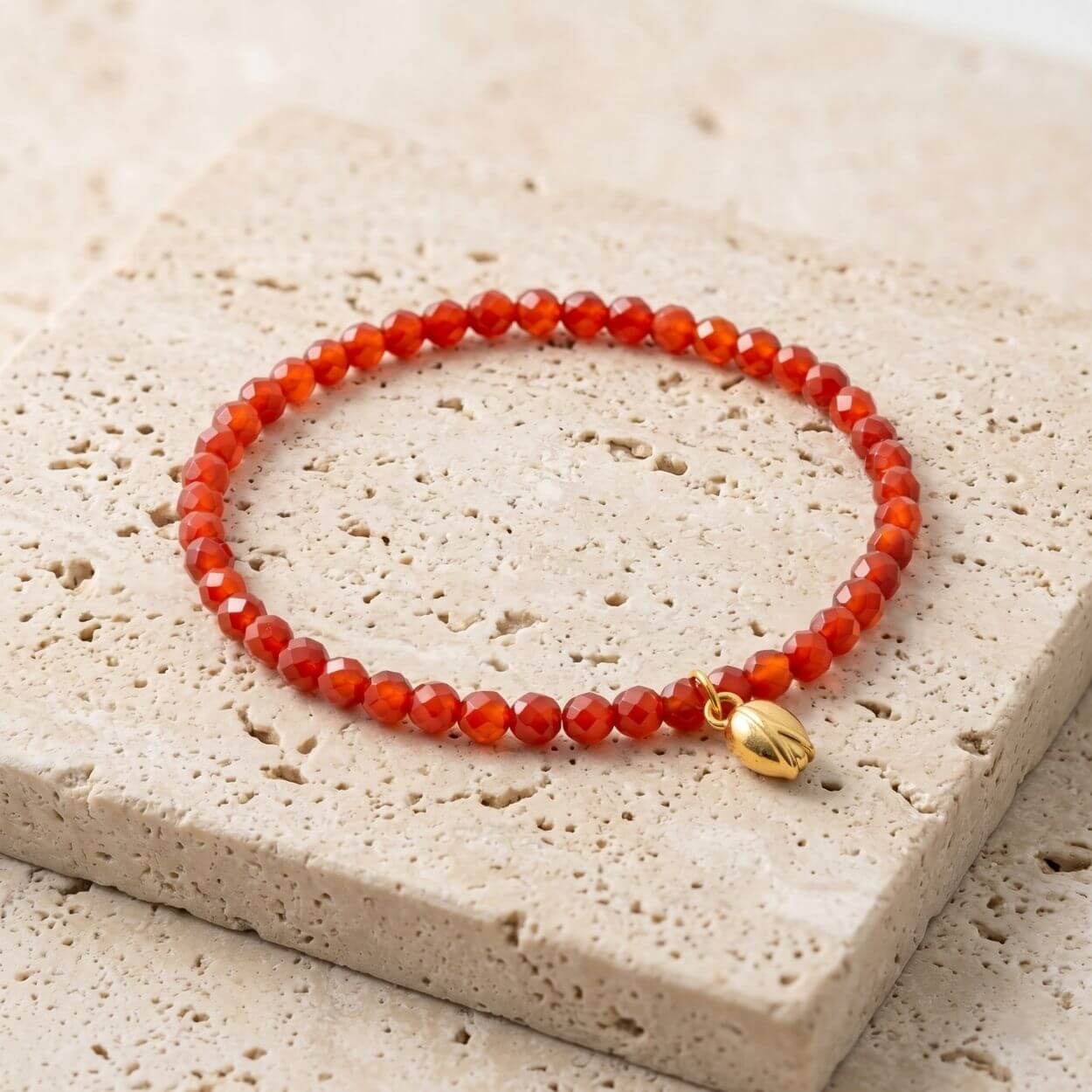 Bracelet "Fleurir l'Avenir" en Agate rouge