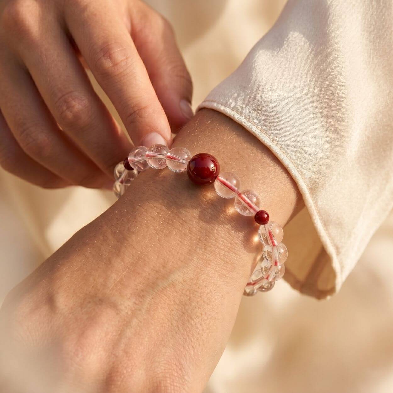 Bracelet “Le Fil de l'Âme” Protection en Cinabre et Cristal de Roche