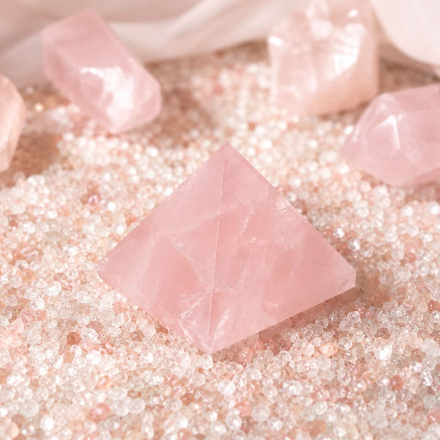 Pyramide Quartz Rose — Pierre de l'Amour Inconditionnel