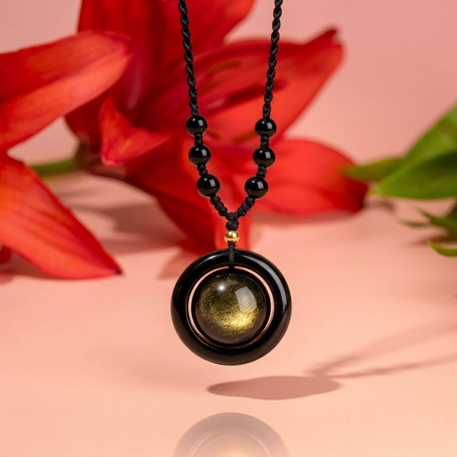 Collier Pendentif « Éclipse Dorée » en Obsidienne Noire et Dorée