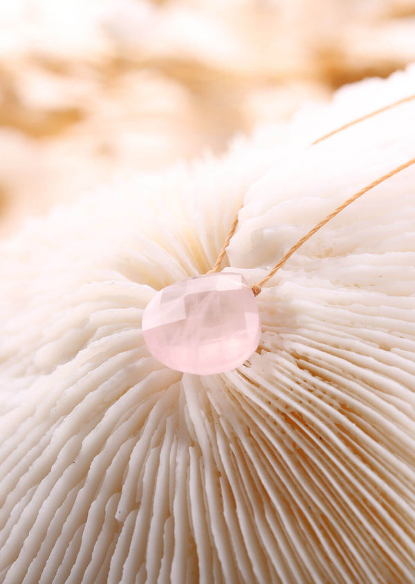 Collier en Quartz Rose d'Éveil pour l'Amour Divin