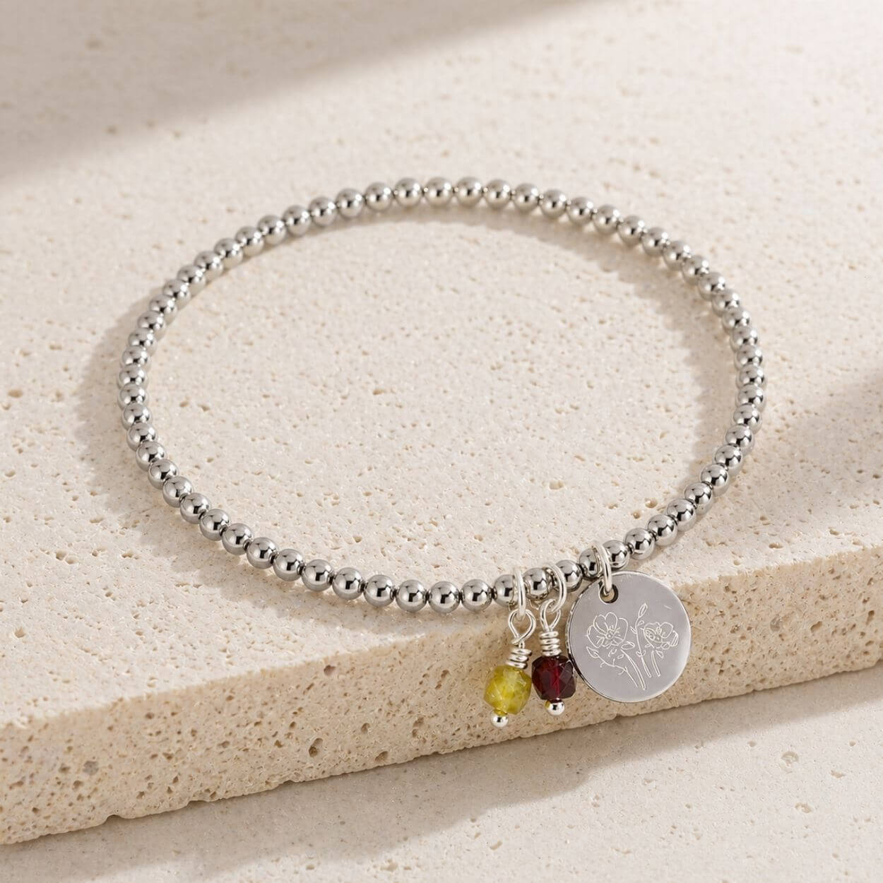 Bracelet Doré Personnalisé – Fleur et Pierre de Naissance