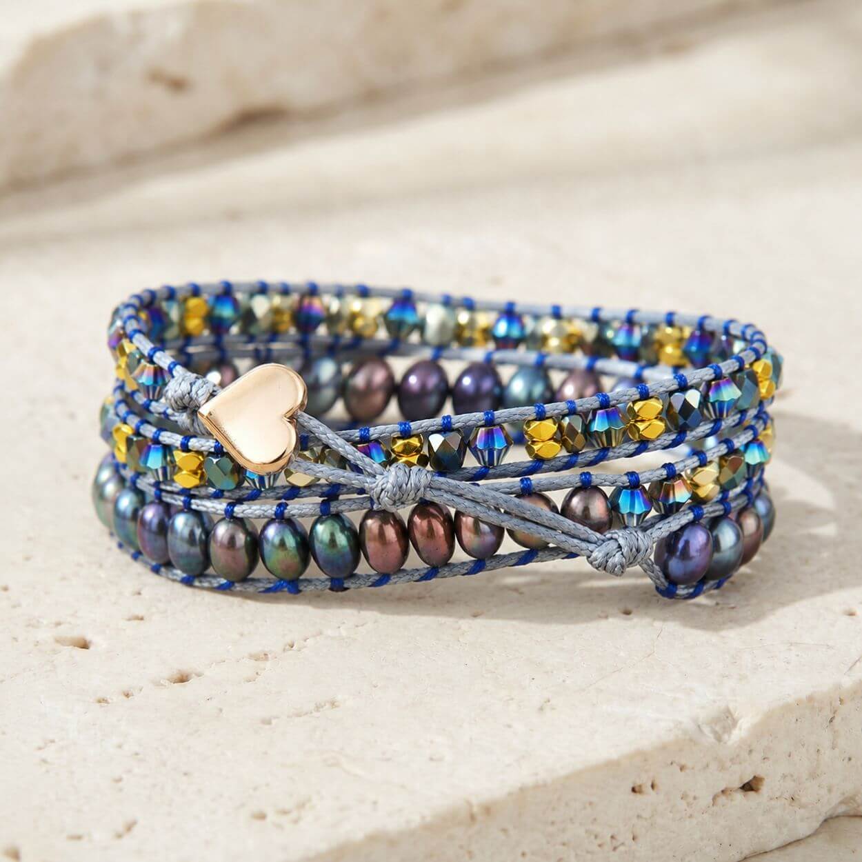 Bracelet enveloppant de perles d'eau douce en forme de cœur Storyline