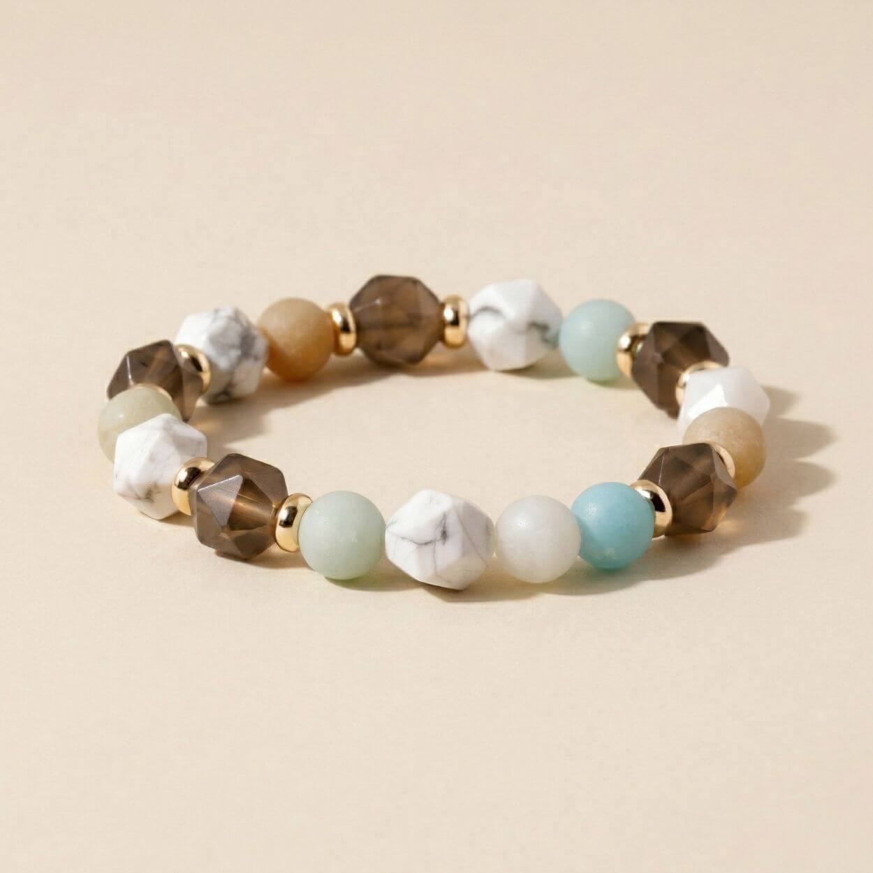 Bracelet "Lâcher-prise" en quartz fumé,Amazonite et Howlite