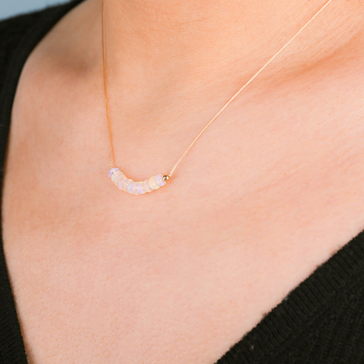 Collier en Opale Blanche Éternel pour la Magie et Lumière