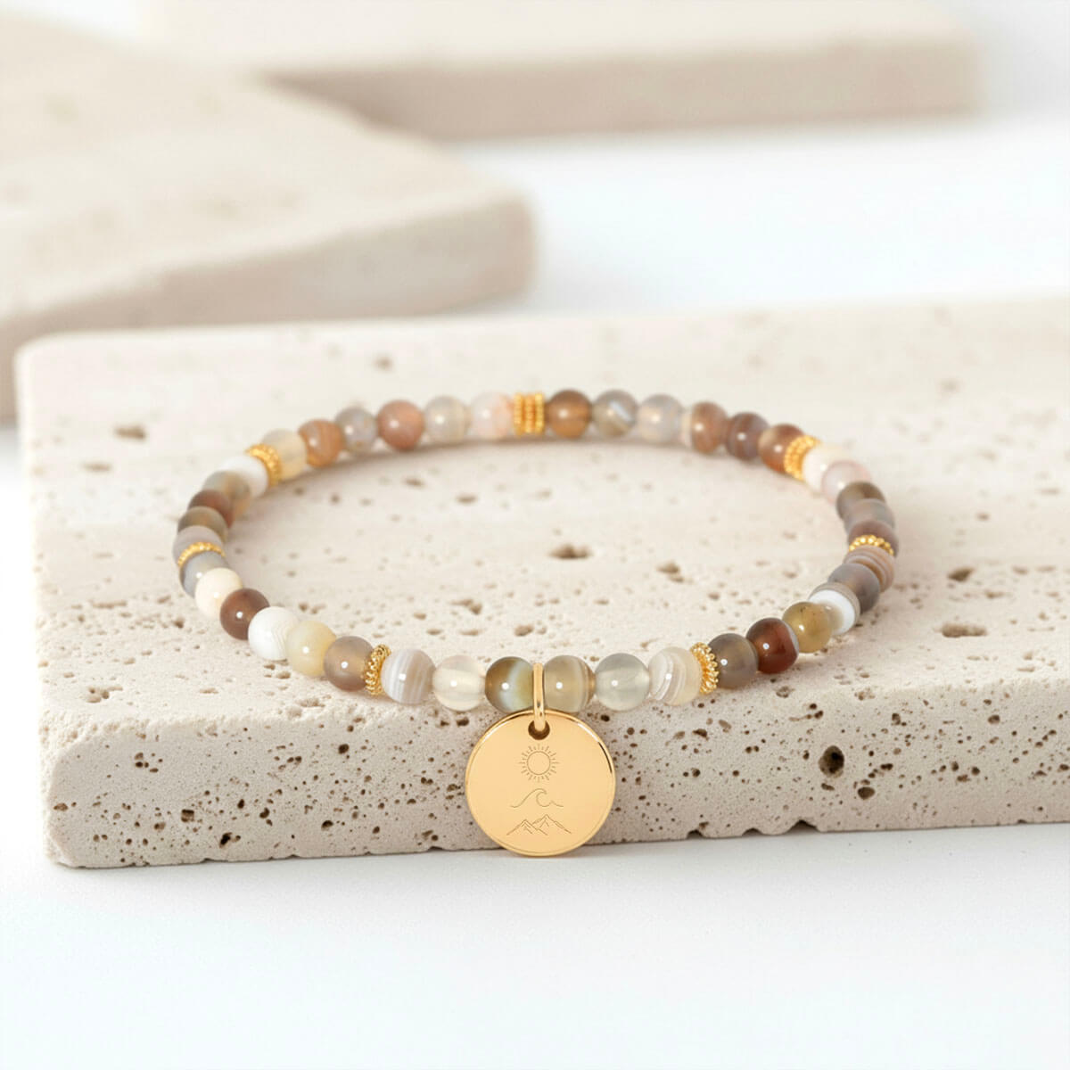 Bracelet 	Agate du Botswana﻿﻿ - Médaille à Graver