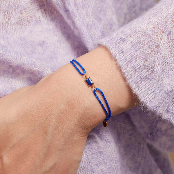 Bracelet ‘Porte-Bonheur’ – Cordon & Pierre de Naissance Personnalisés
