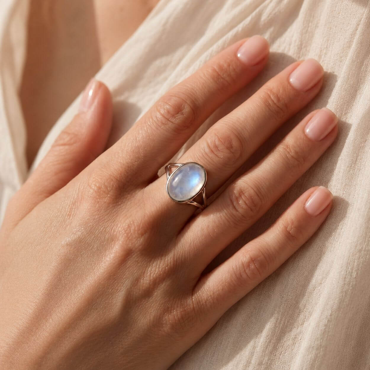 Bague Ajustable « Clair de Lune » en Pierre de Lune