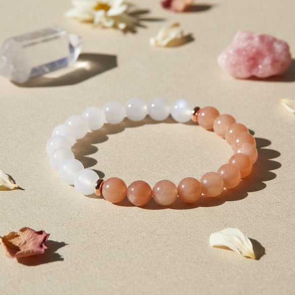 Bracelet "Féminité Sacrée" en pierre de lune et pierre de soleil