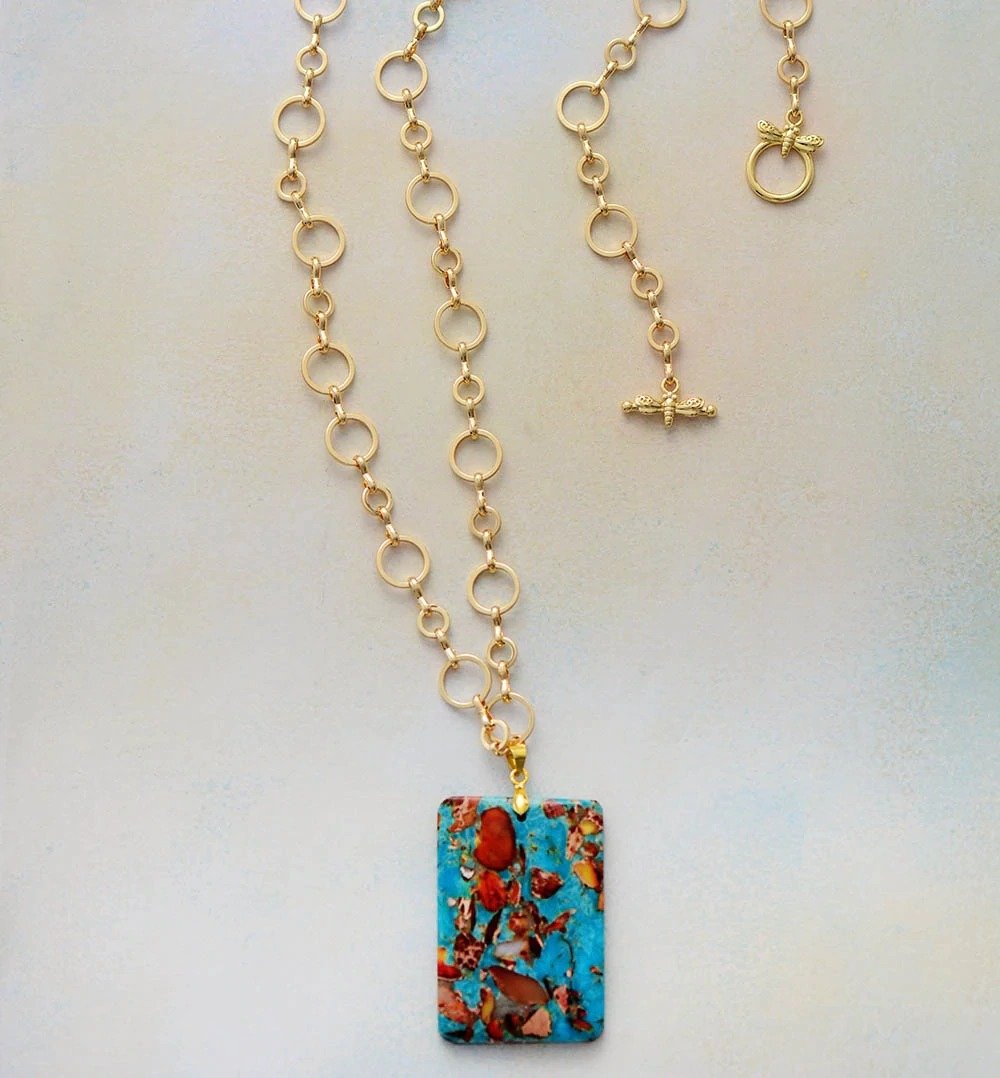 Collier en jaspe de la danseuse des fleurs